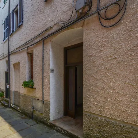 Cozy Apartment In Carro With Wifi *